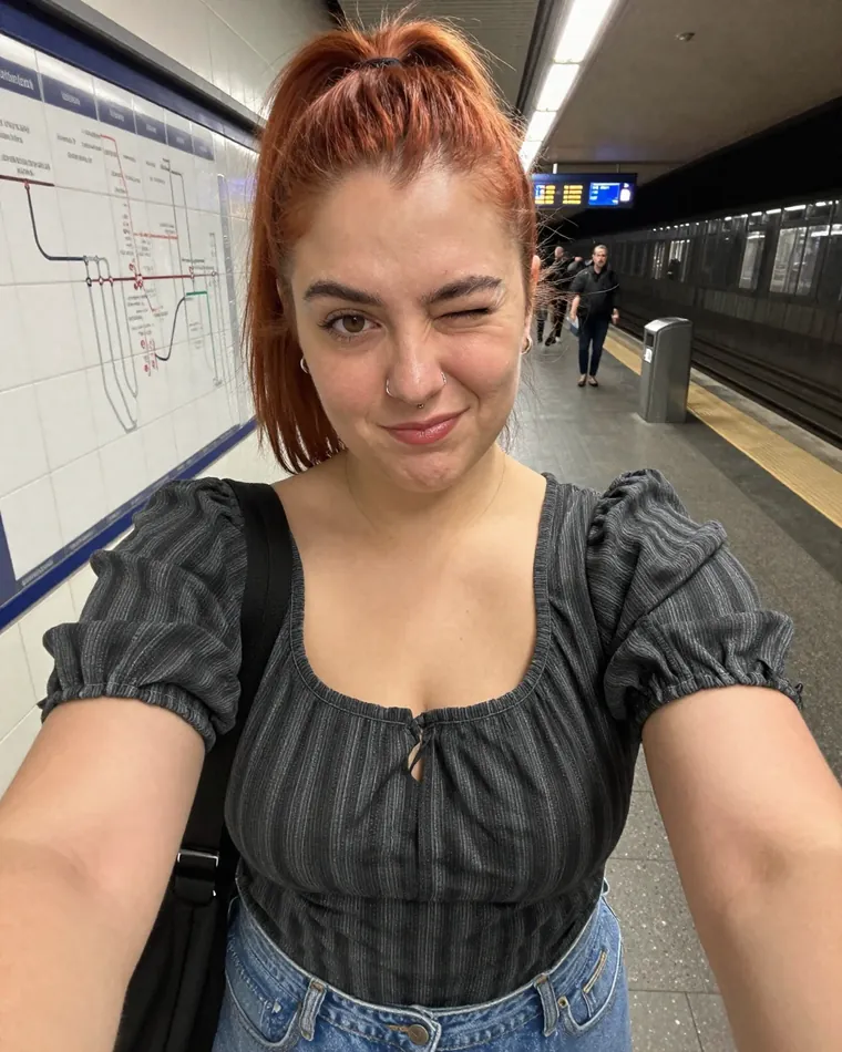 Angela (25) - Broken Hill