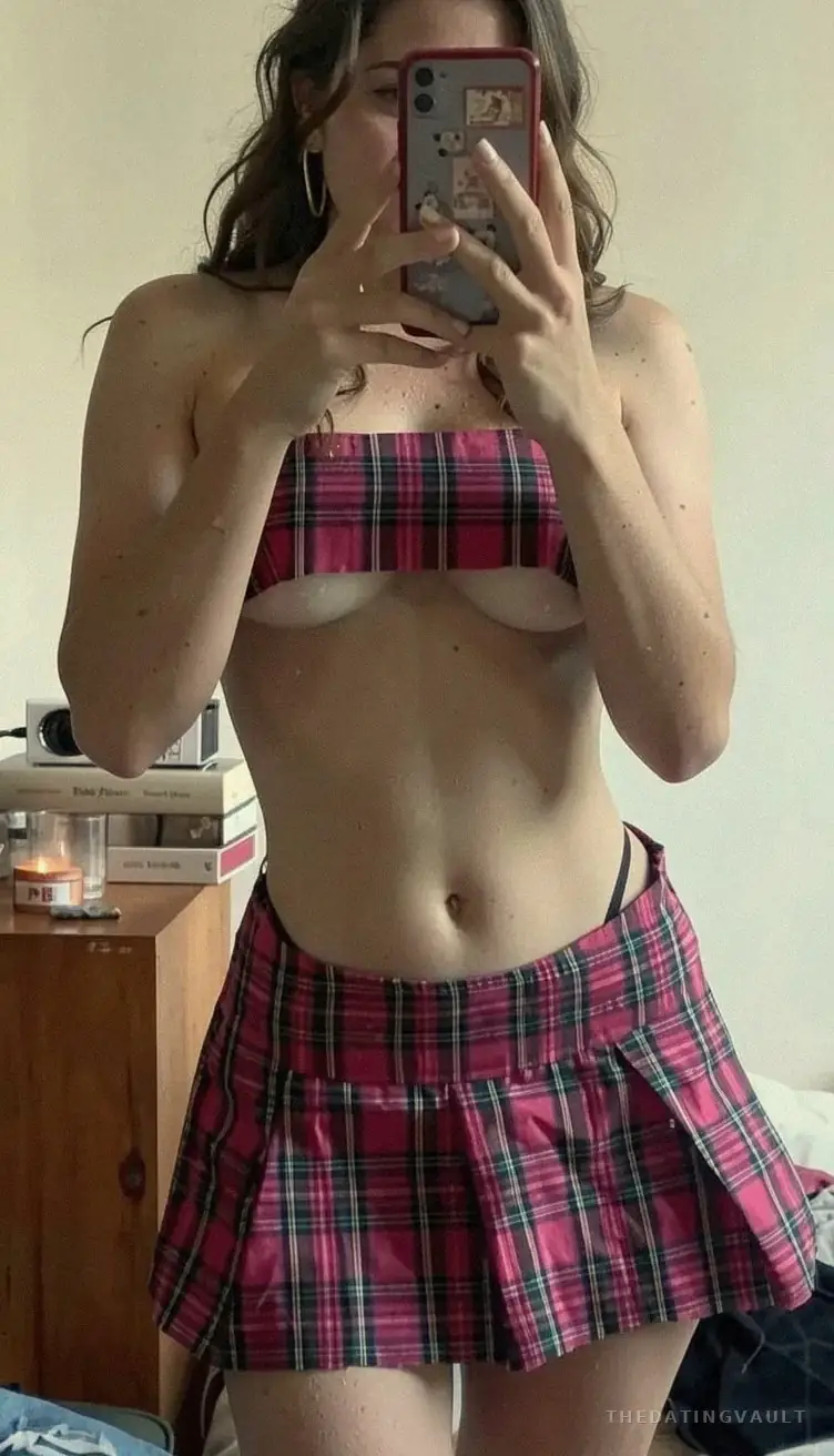 Angela (21) - Palmview