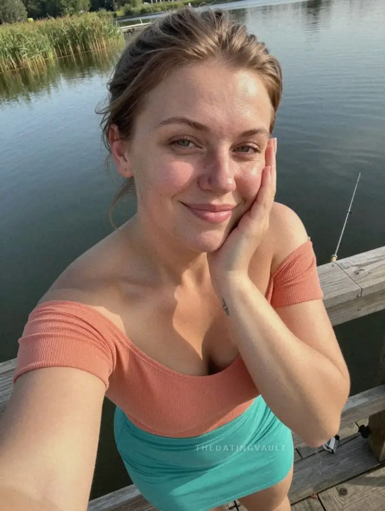Brooke99 (25) - Newcastle
