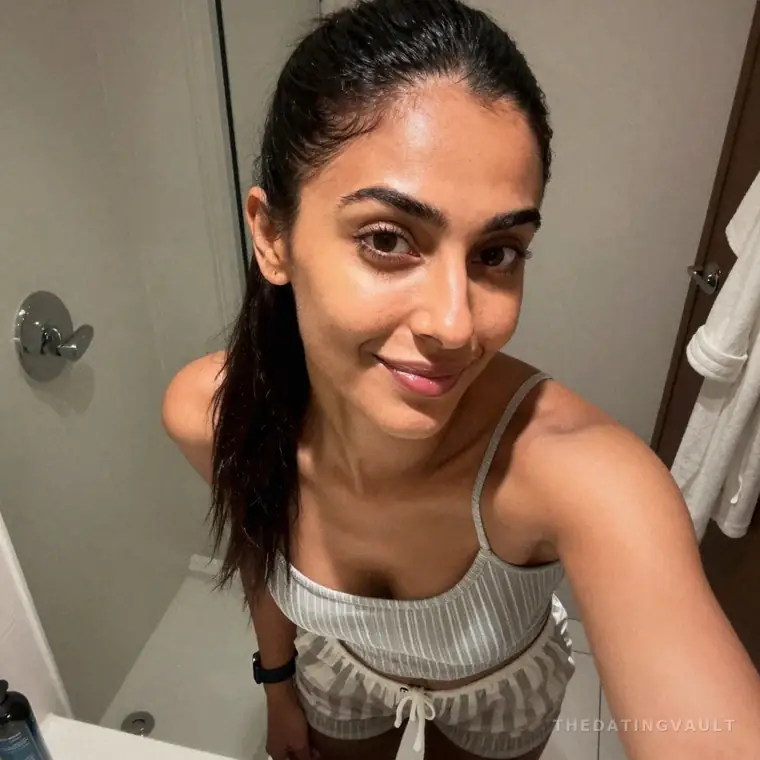 Caitlin69 (25) - Rouse Hill