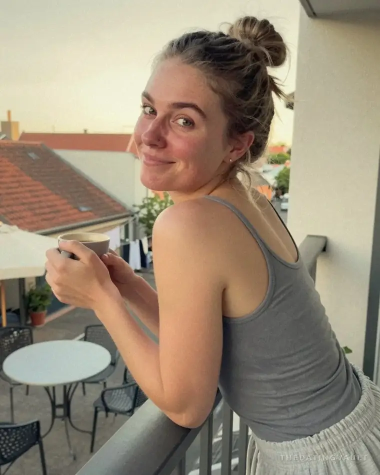 Hayley08 (25) - Aldinga