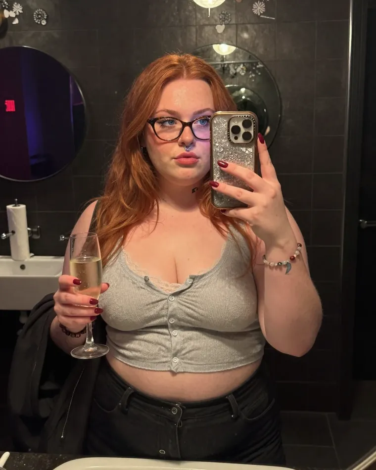 LisaJoy (25) - Perth