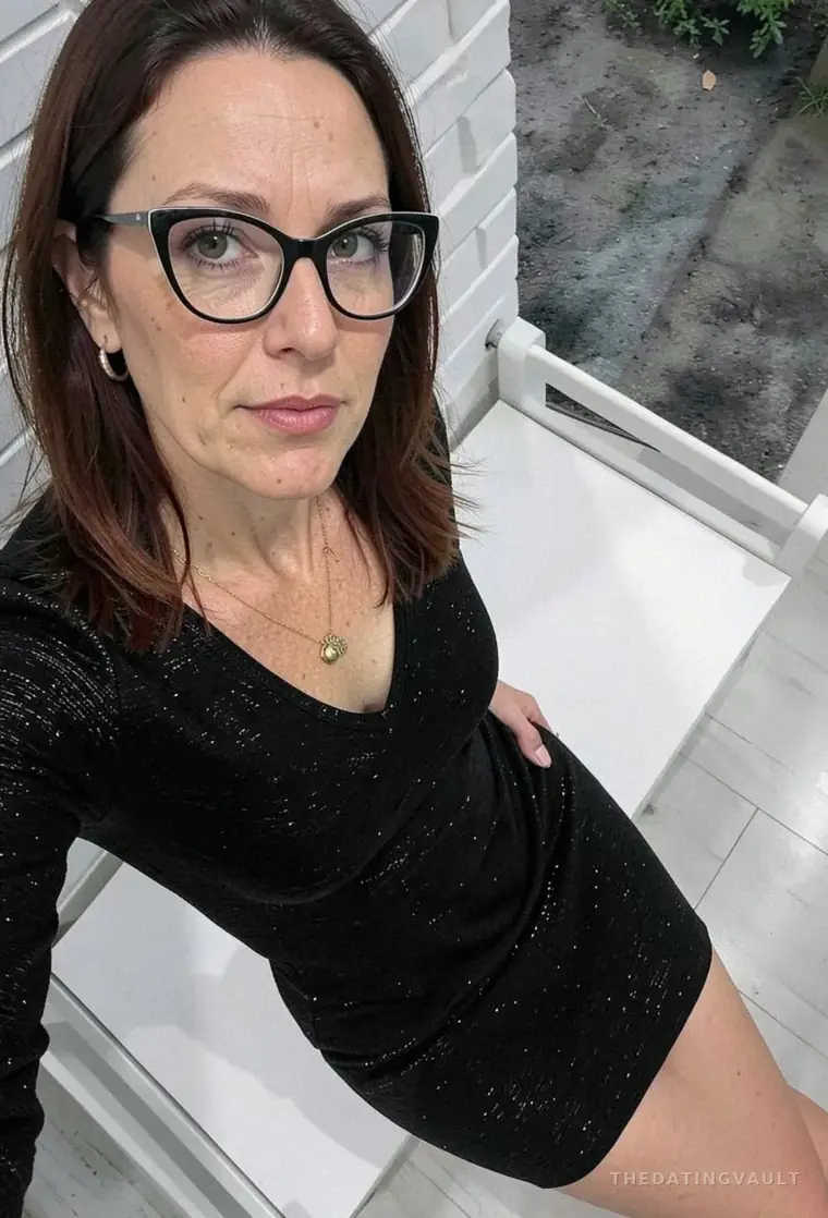 MaddyRae (35) - Munruben
