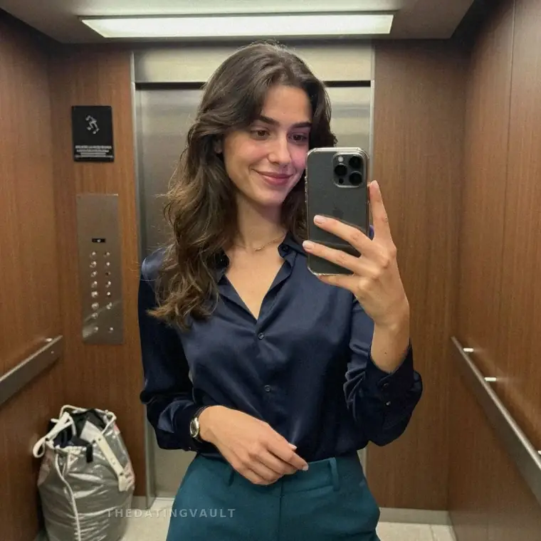 Monique00 (25) - Woody Point