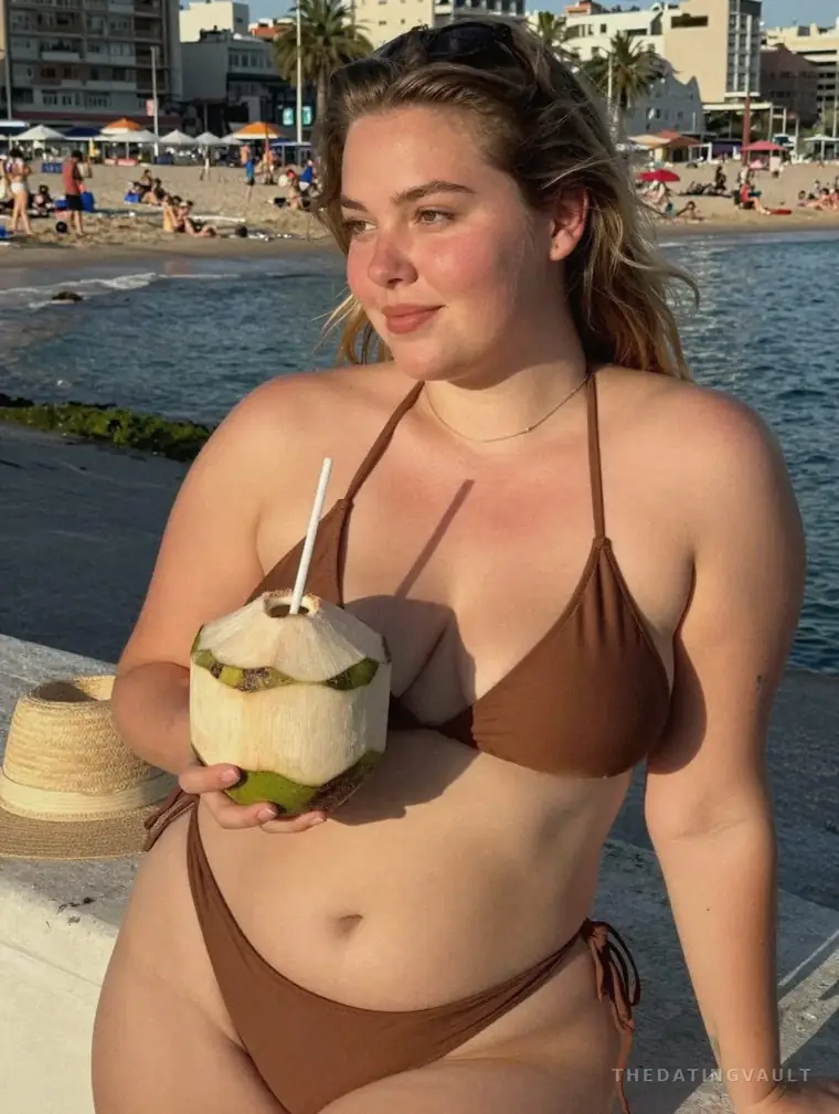 Nicole (25) - Amaroo