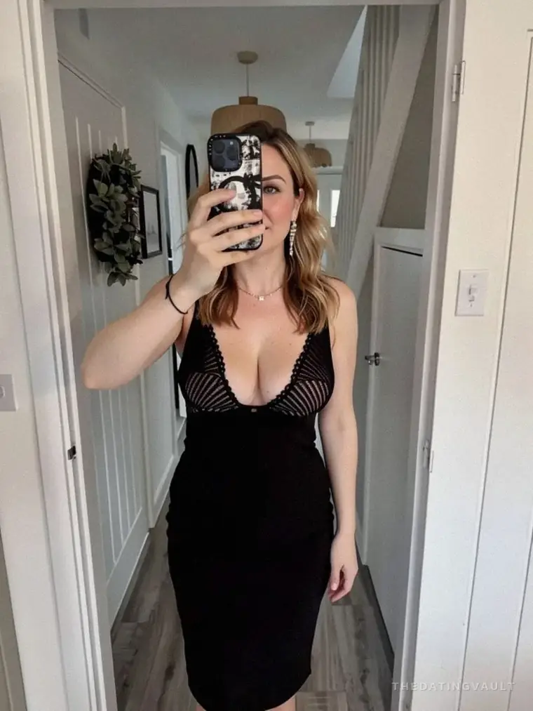 Nina (30) - Warner