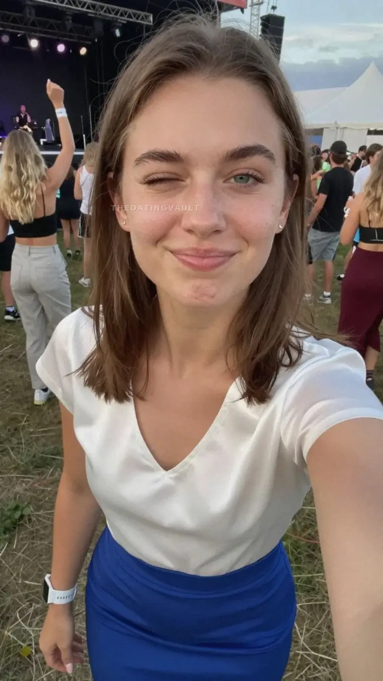 Phoebe (22) - Belgrave Heights