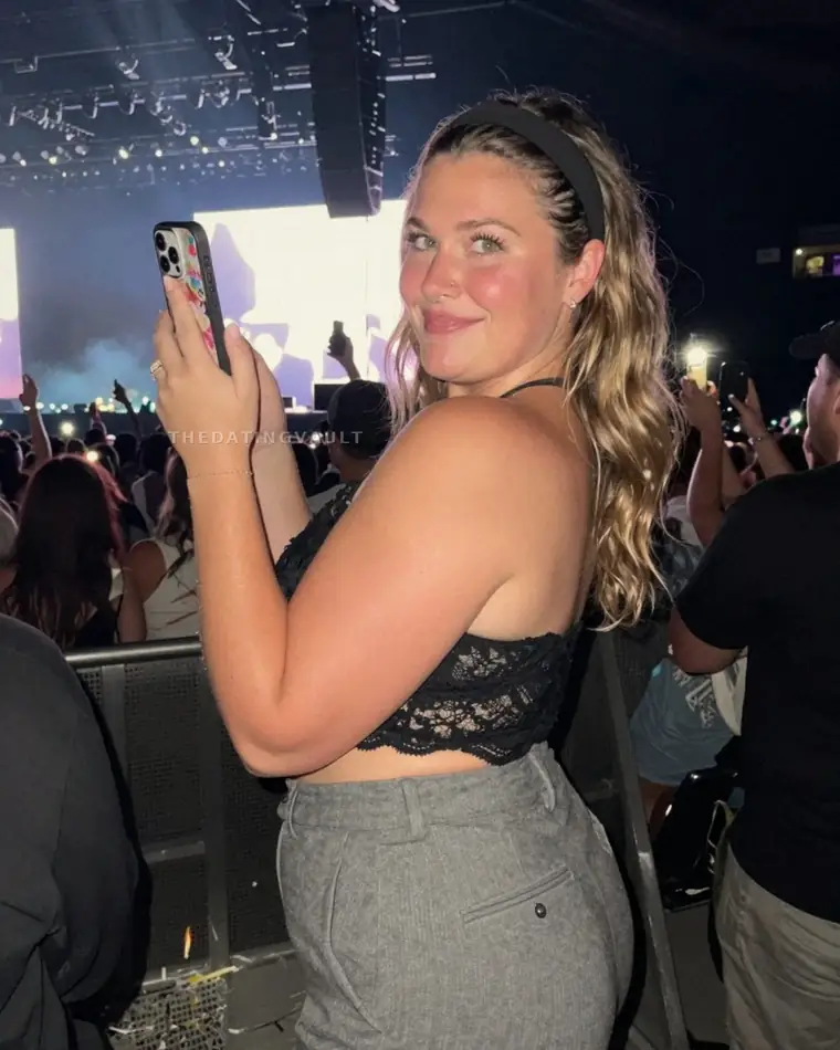 SmokyMackenzie (25) - Edmonton