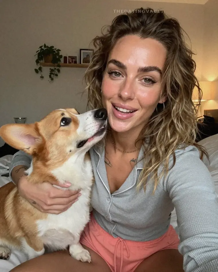 Sophie (28) - Young