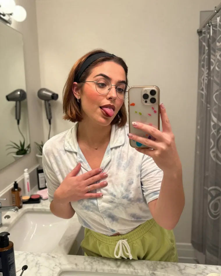 SpicyBrianna (25) - Austinmer