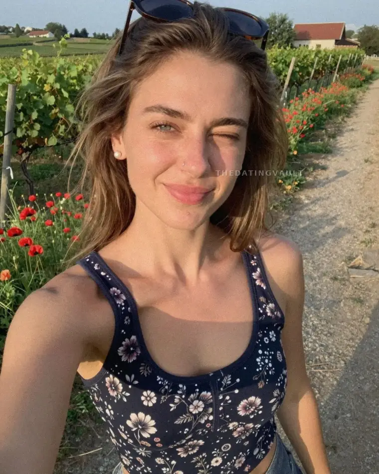 TiaBelle (25) - Berkeley Vale