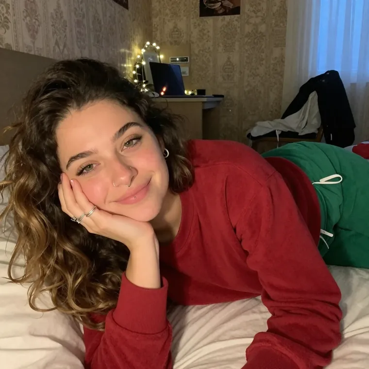 VanessaKay (22) - McCracken