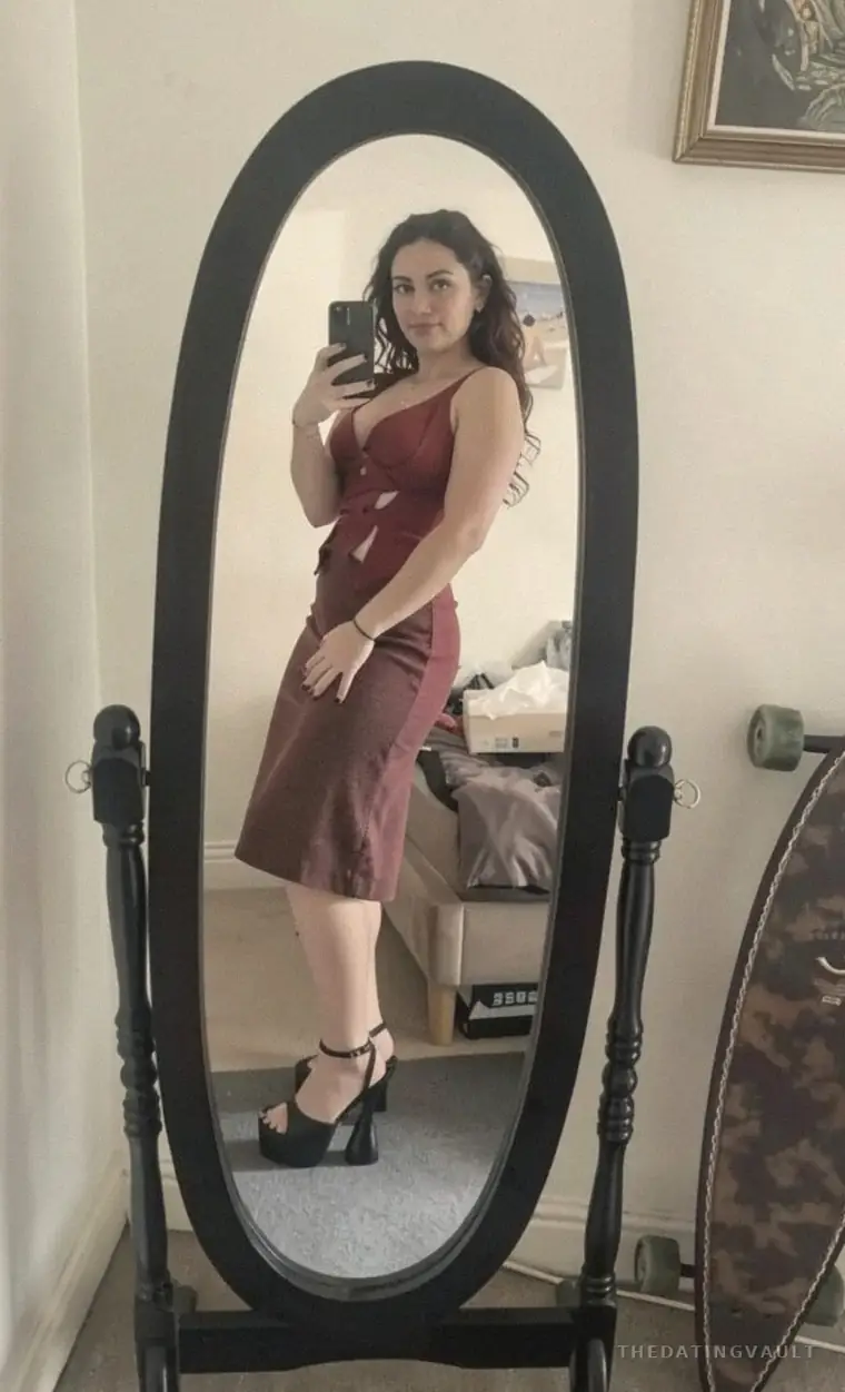 Zara (25) - Blayney